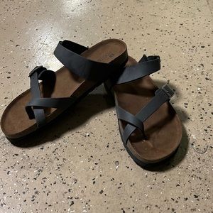 Women’s sandals